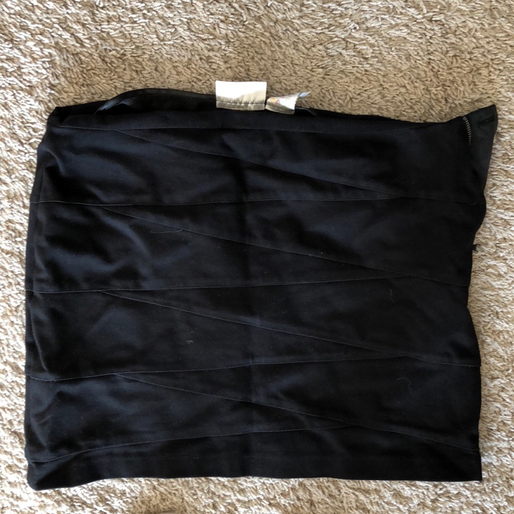 Form fitting mini skirt